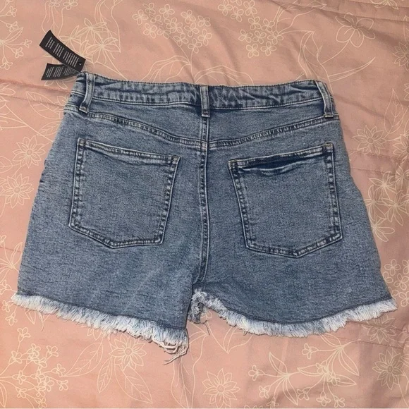Fashion nova cut off short shorts NWT 9 - Picture 4 of 4